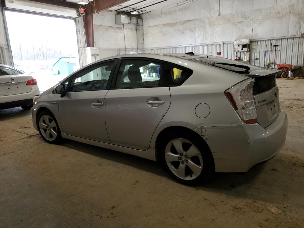 2011 Toyota Prius - Image 2