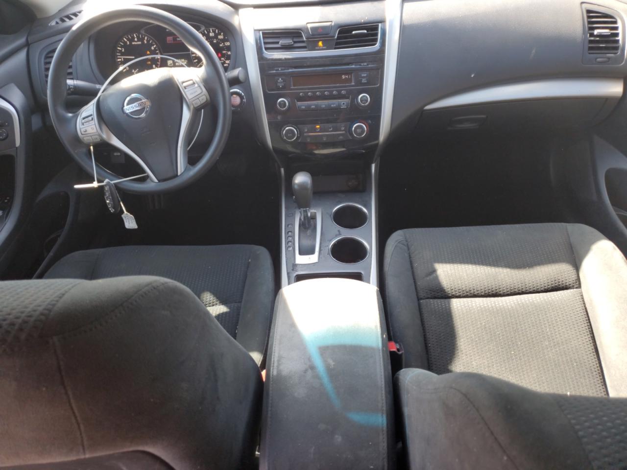 2015 Nissan Altima - Image 8
