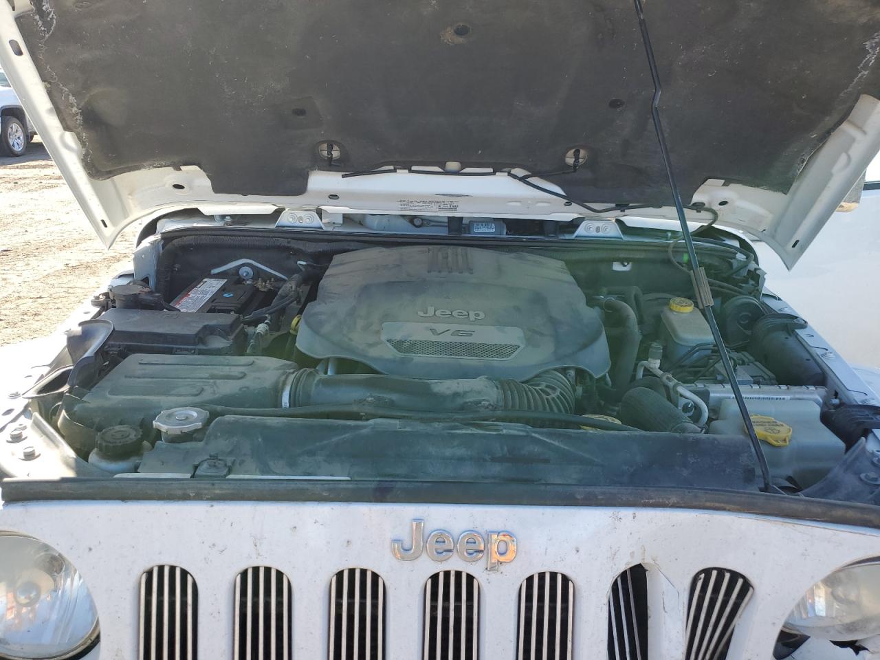 2014 Jeep Wrangler - Image 12