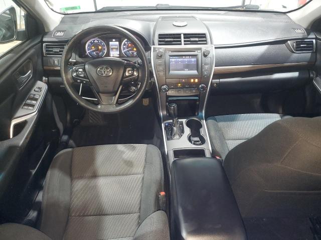 Sedans TOYOTA CAMRY 2016 Srebrny