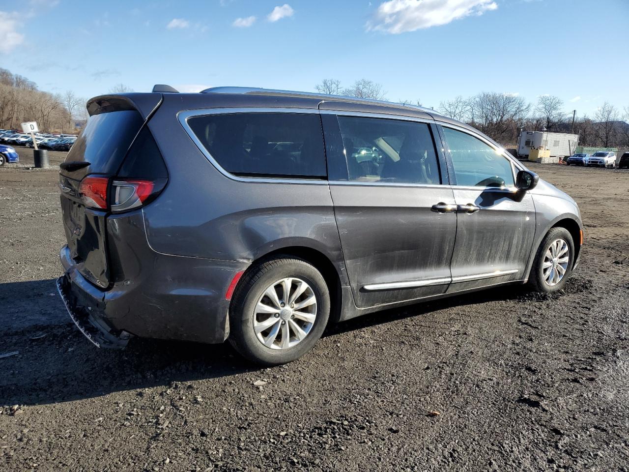 2019 Chrysler Pacifica - Image 3