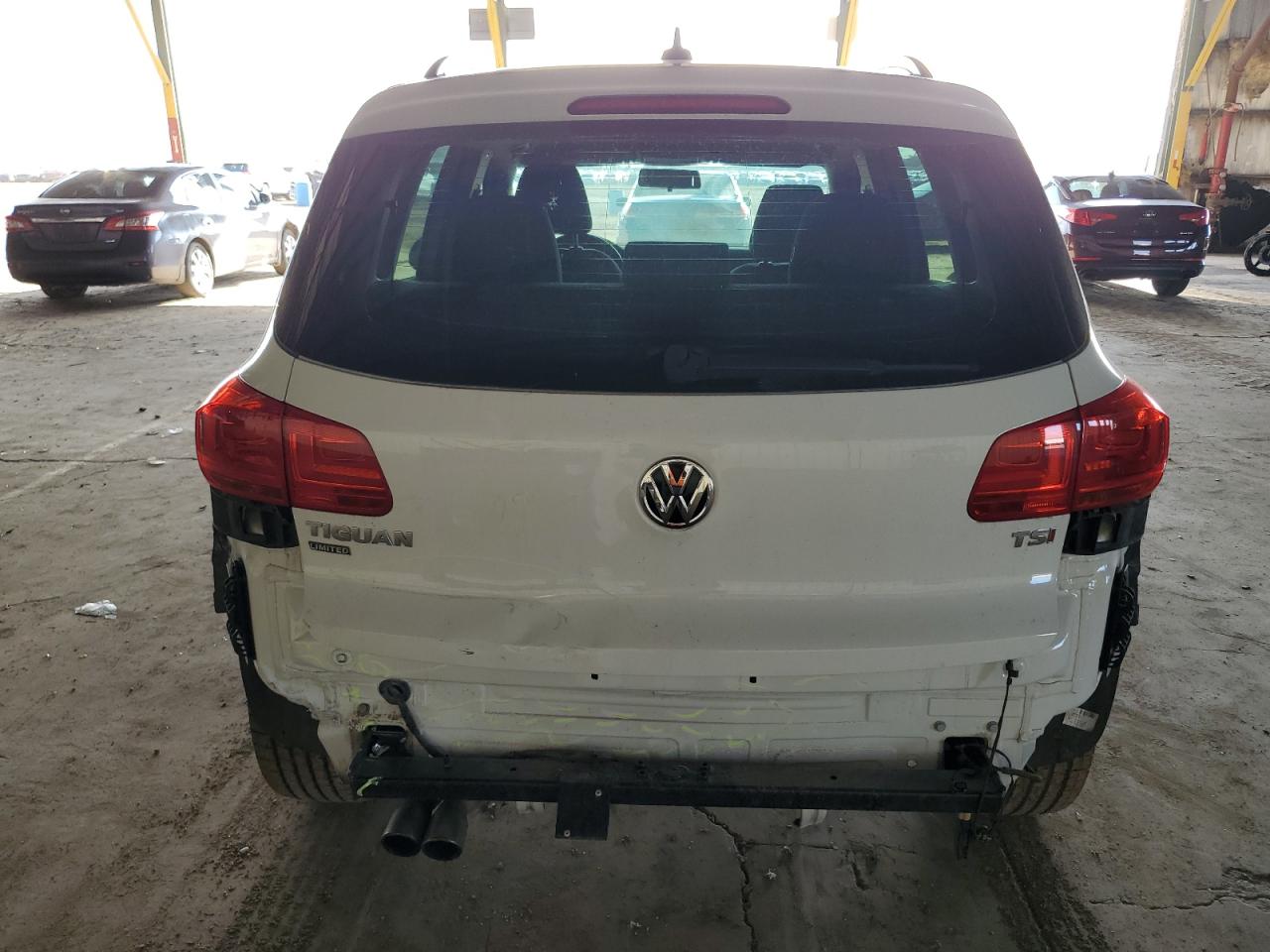 2017 Volkswagen Tiguan - Image 6