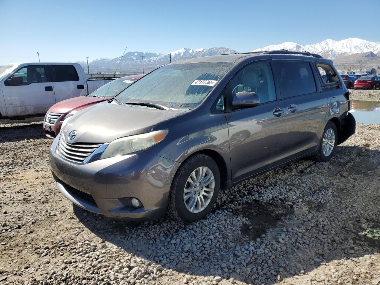 2011 Toyota Sienna - Image 1