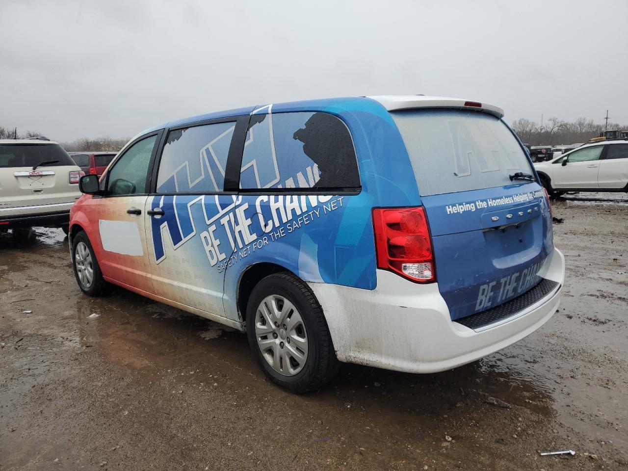 2019 Dodge Caravan - Image 2