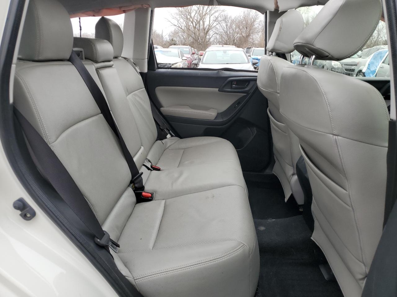 2016 Subaru Forester - Image 12