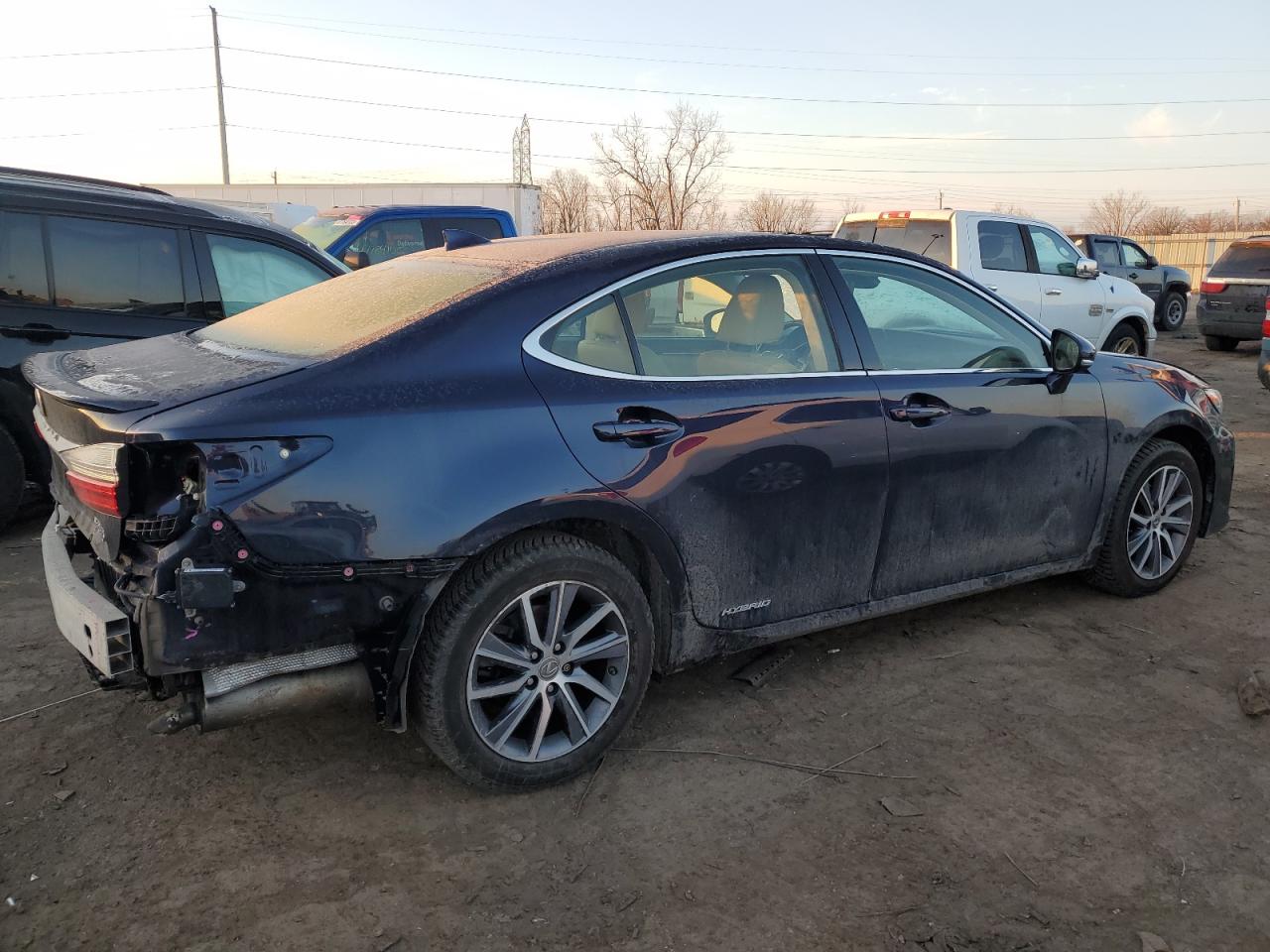 2016 Lexus ES - Image 3