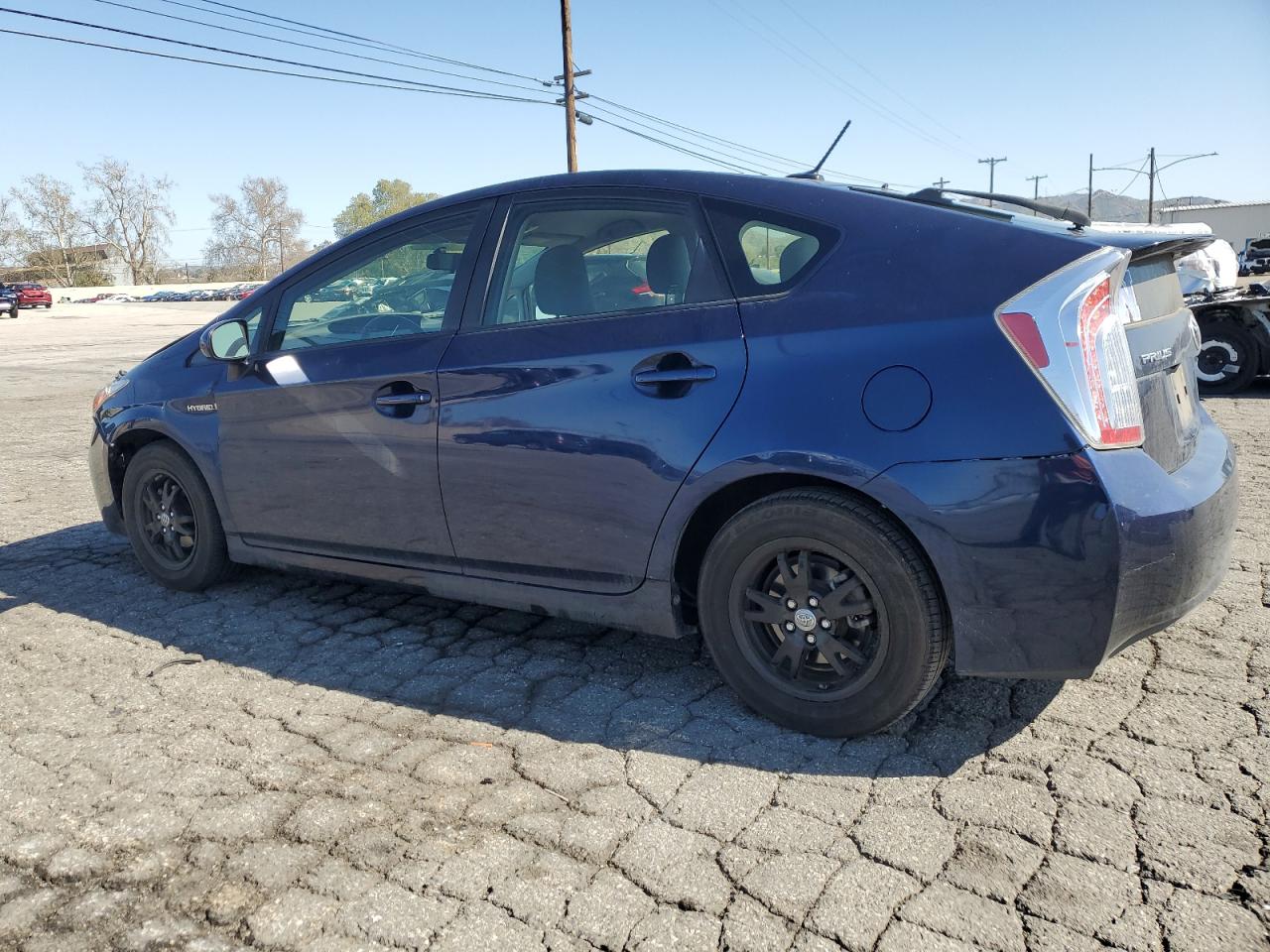2015 Toyota Prius - Image 2