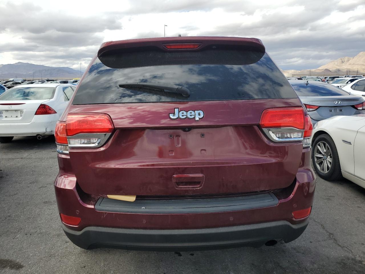 2017 Jeep Grand Cherokee - Image 6