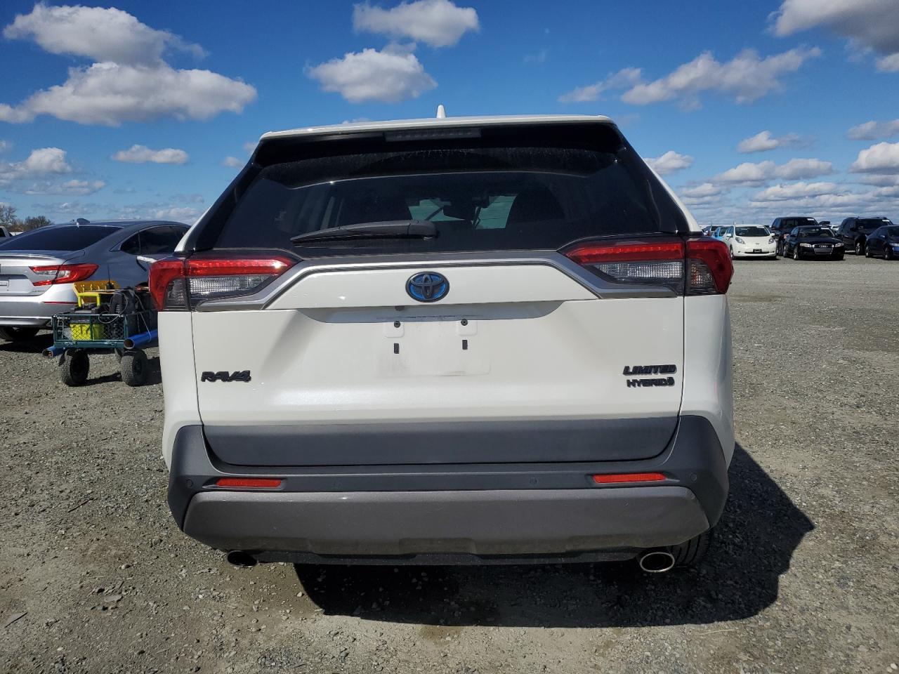 2019 Toyota RAV 4 - Image 6