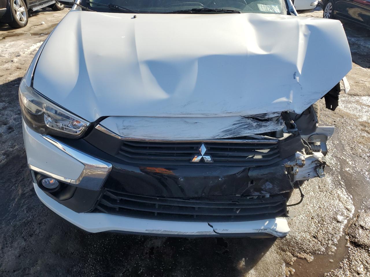 2017 Mitsubishi Outlander - Image 12