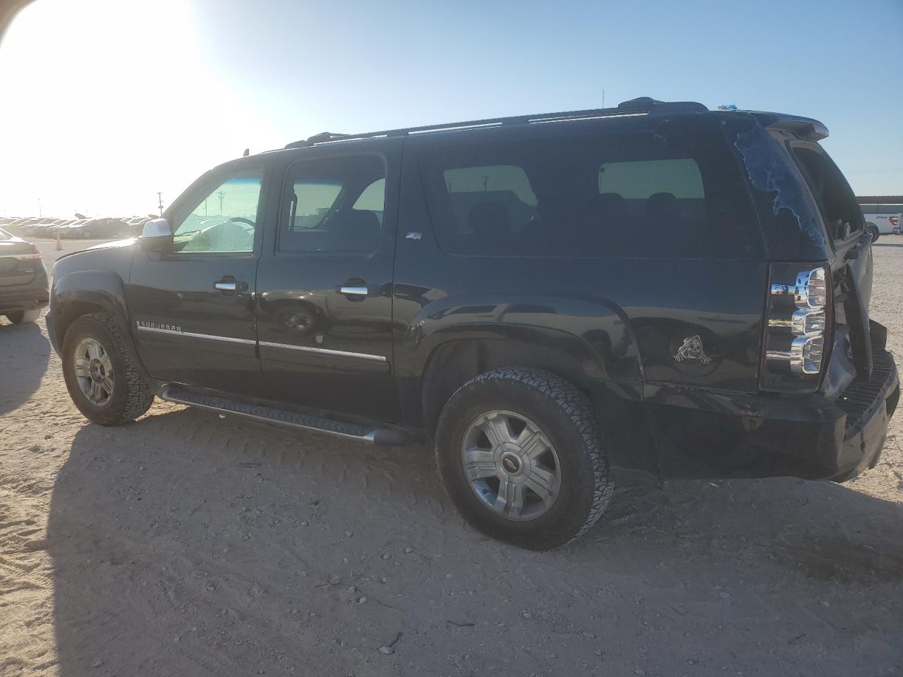 2008 Chevrolet Suburban - Image 2