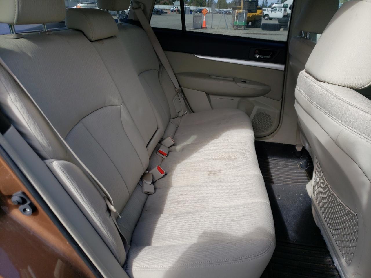 2011 Subaru Outback - Image 11