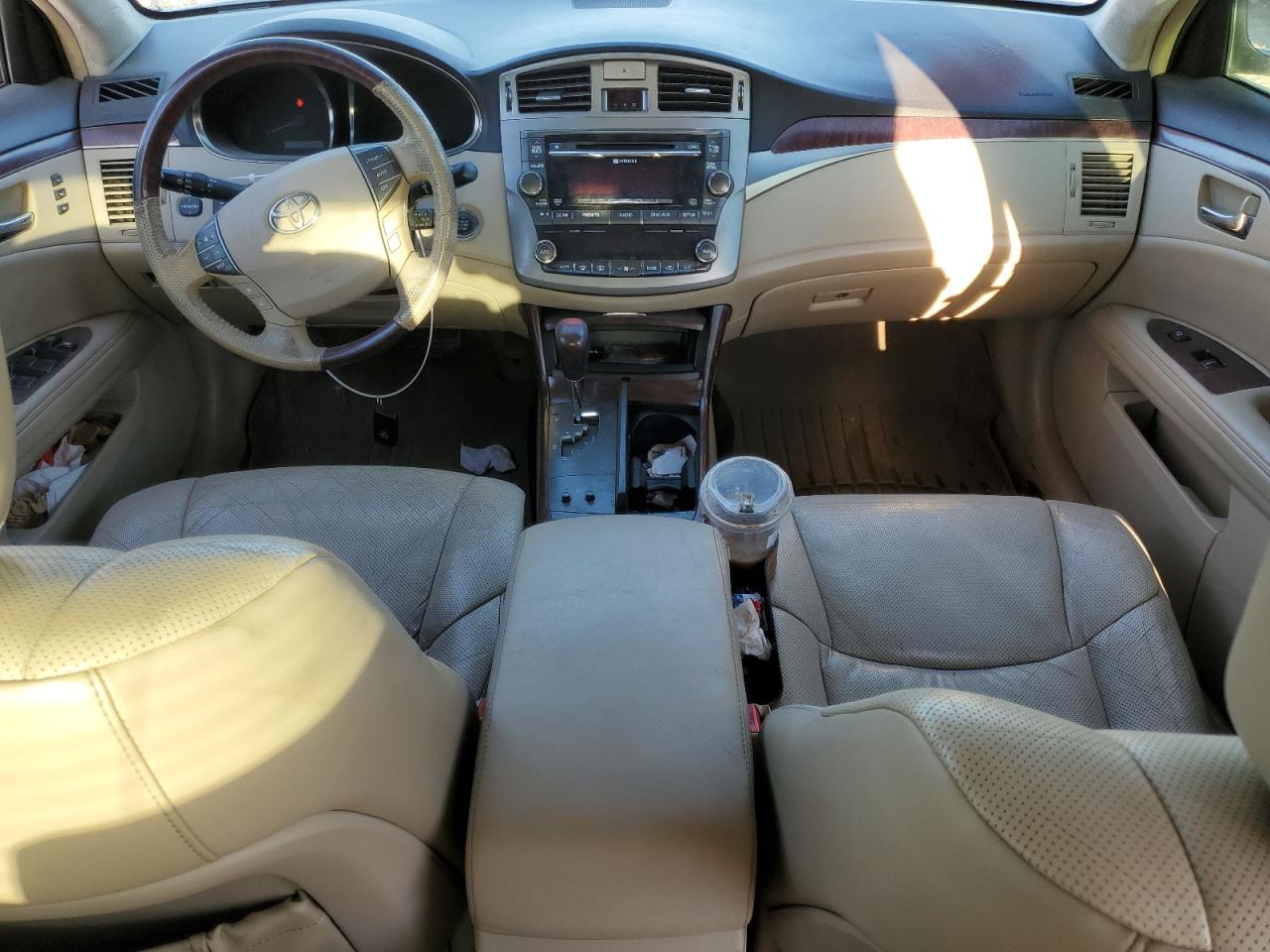 2011 Toyota Avalon - Image 8