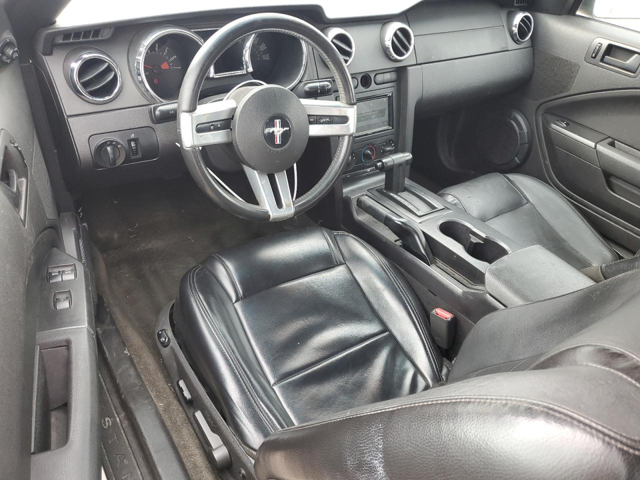 2007 Ford Mustang - Image 8
