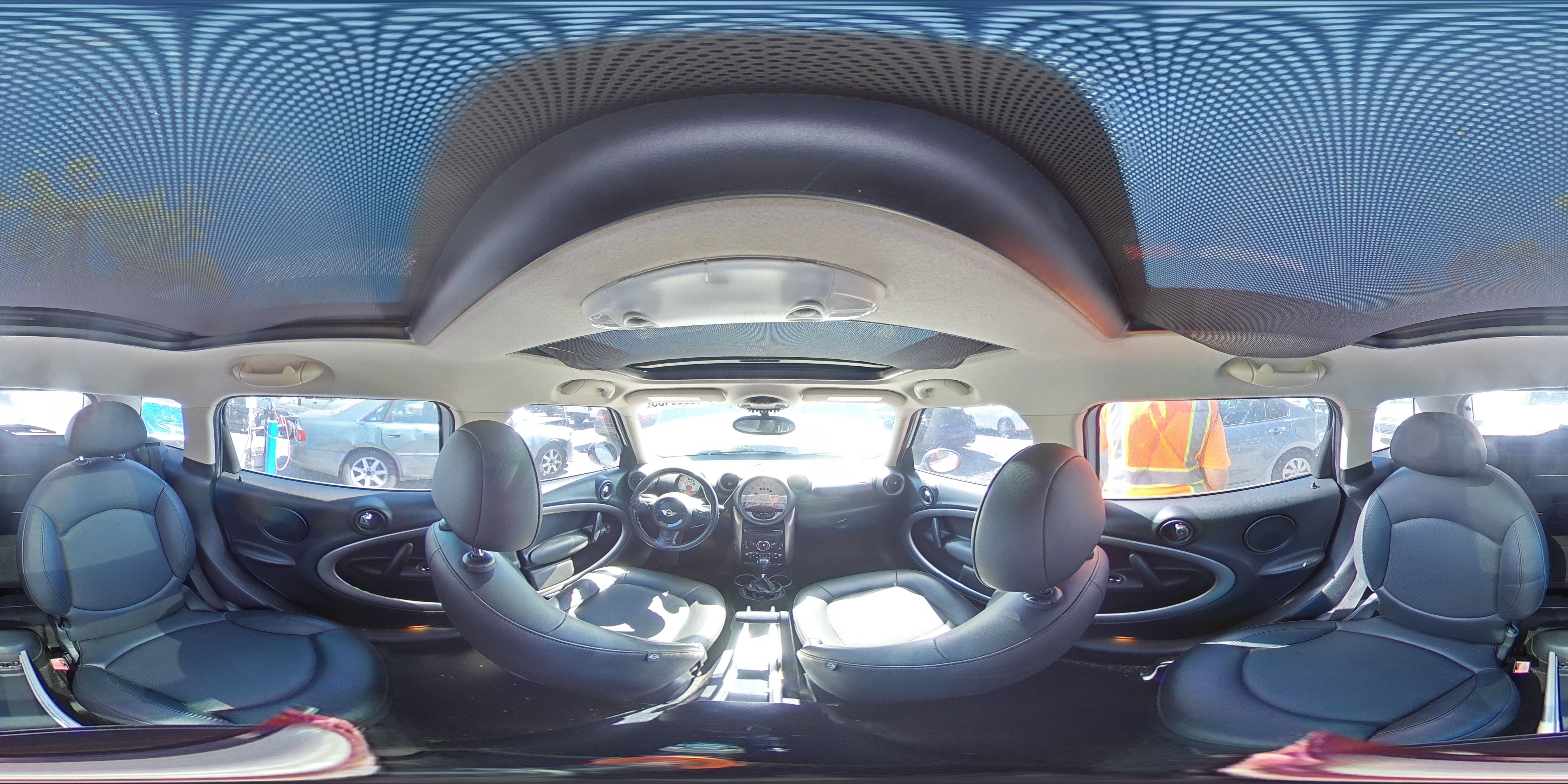 2011 MINI Cooper - Image 14
