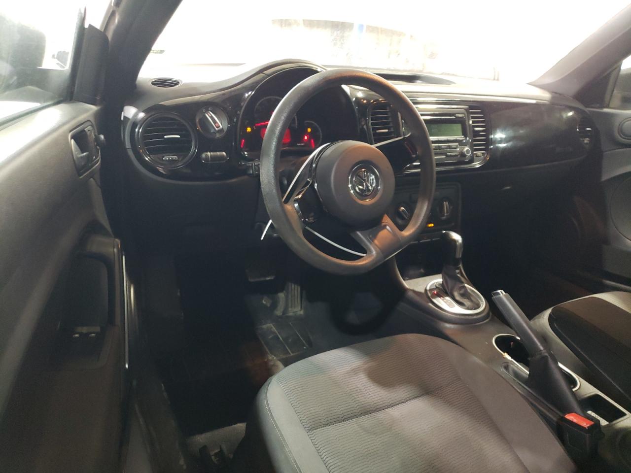 2014 Volkswagen Beetle - Image 8