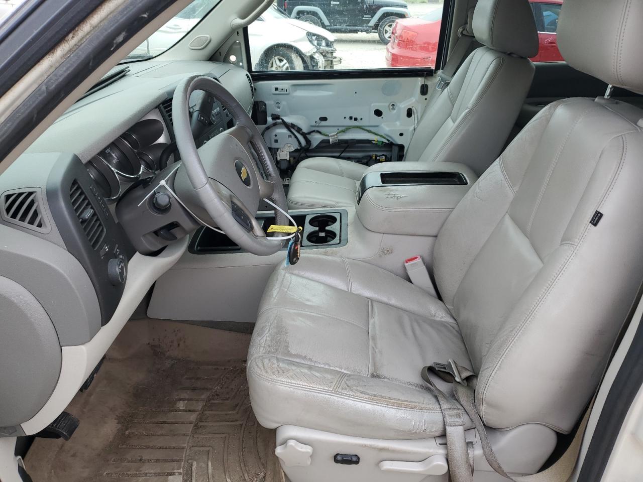 2013 Chevrolet Silverado - Image 7
