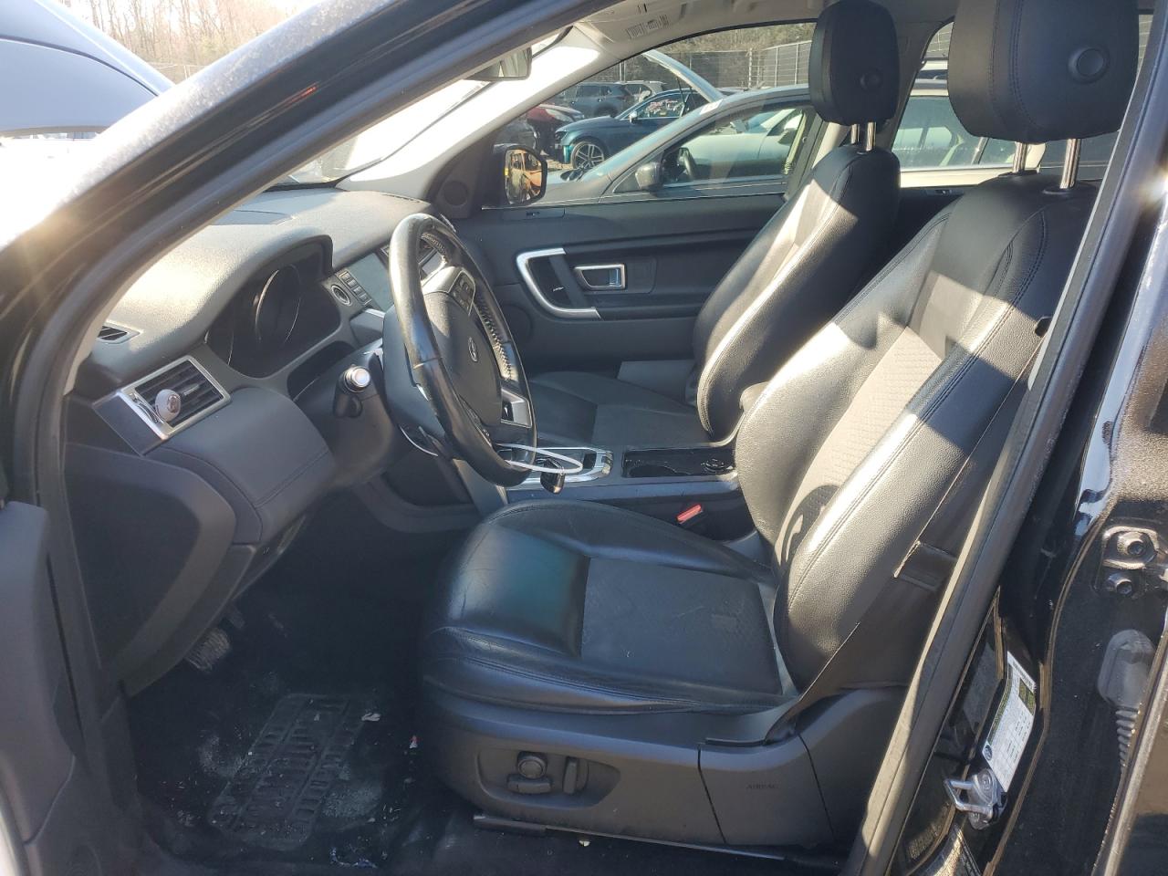 2017 Land Rover Discovery - Image 7
