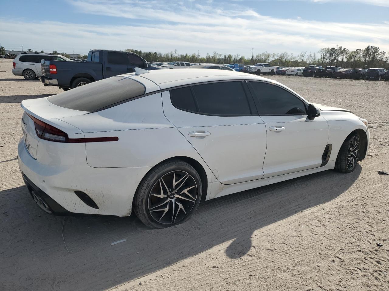 2022 Kia Stinger - Image 3