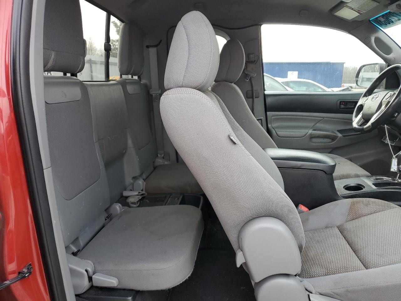 2015 Toyota Tacoma - Image 10