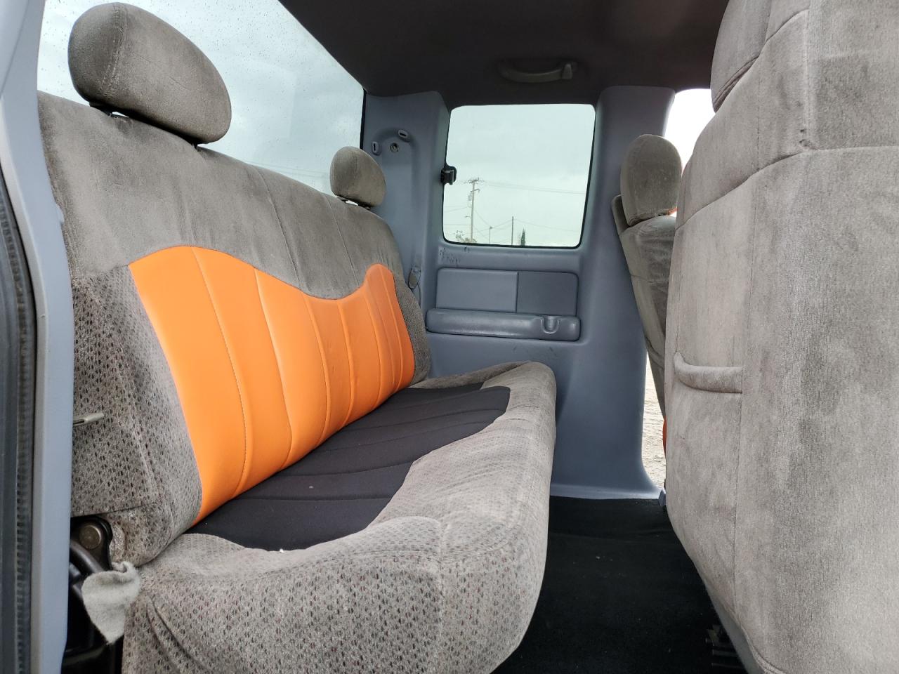 1999 Chevrolet Silverado - Image 10