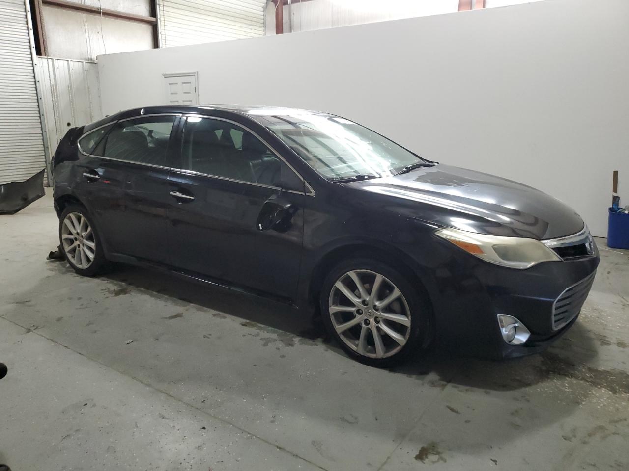 2013 Toyota Avalon - Image 4