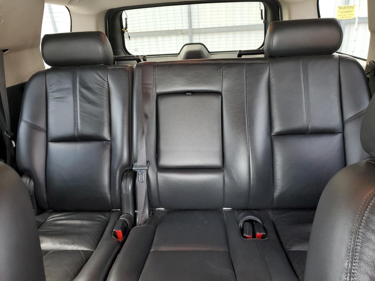 2010 Chevrolet Tahoe - Image 10
