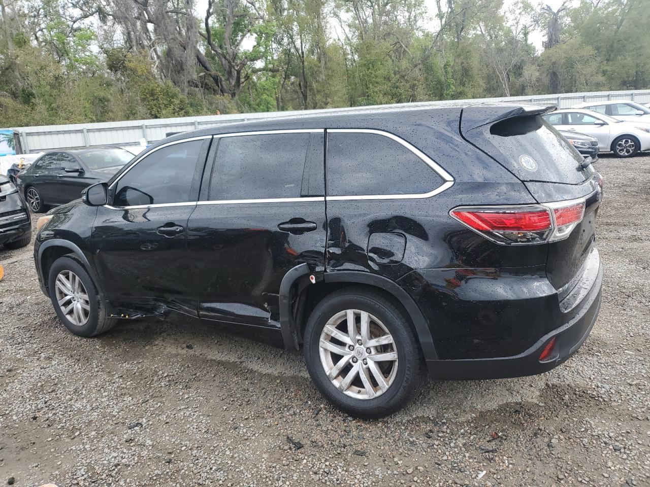 2015 Toyota Highlander - Image 2