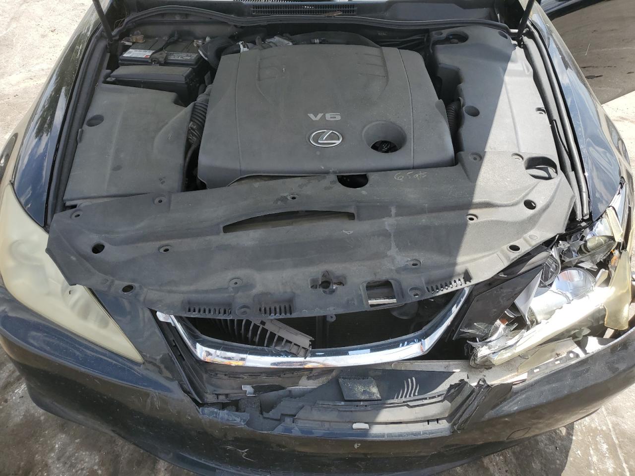 2006 Lexus IS - Image 12