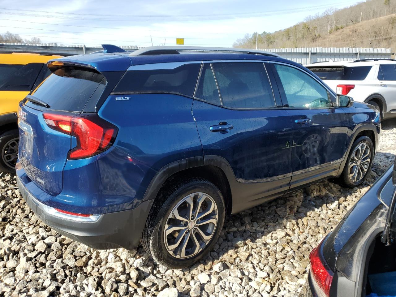 2021 GMC Terrain - Image 3