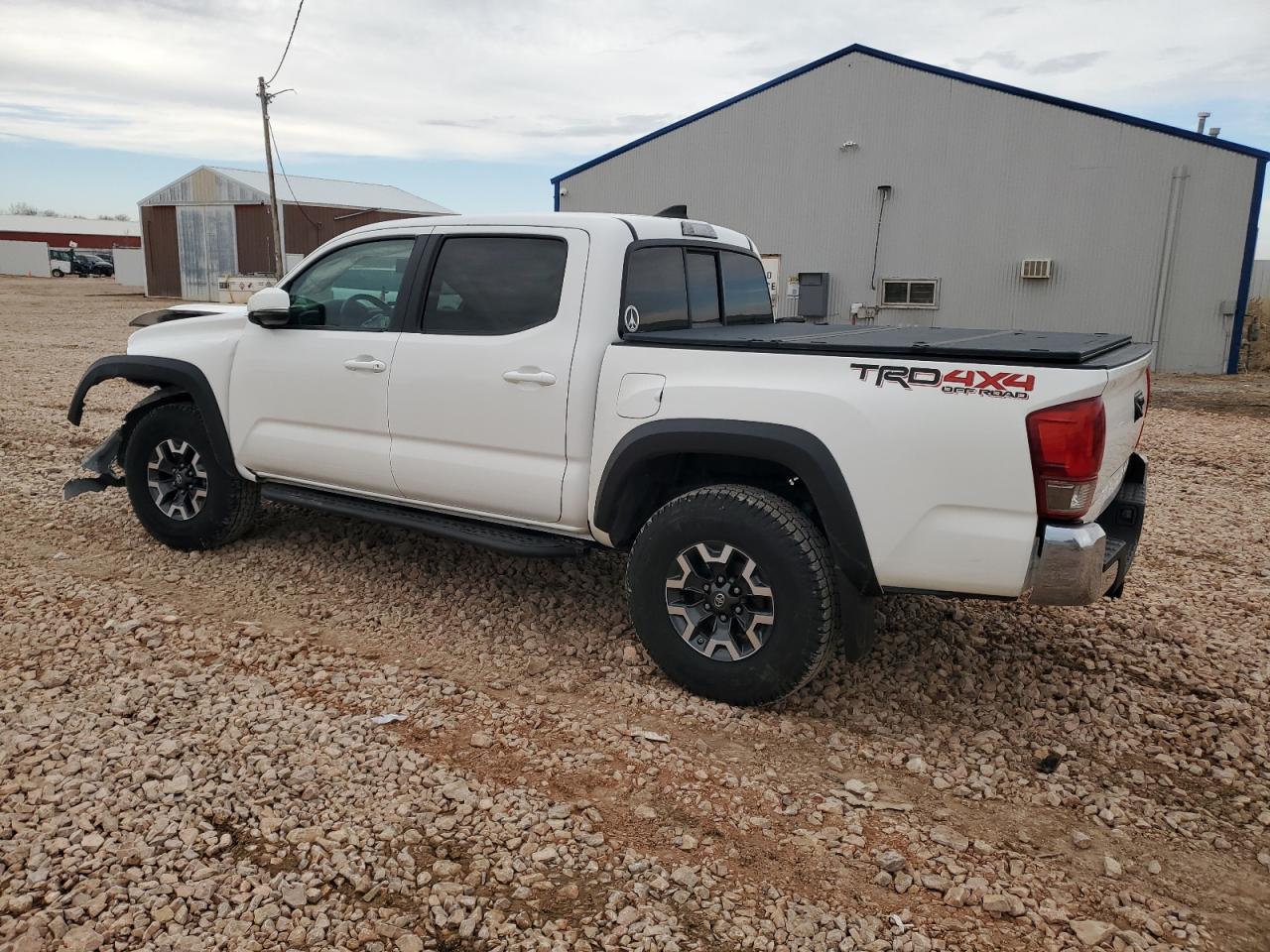 2016 Toyota Tacoma - Image 2
