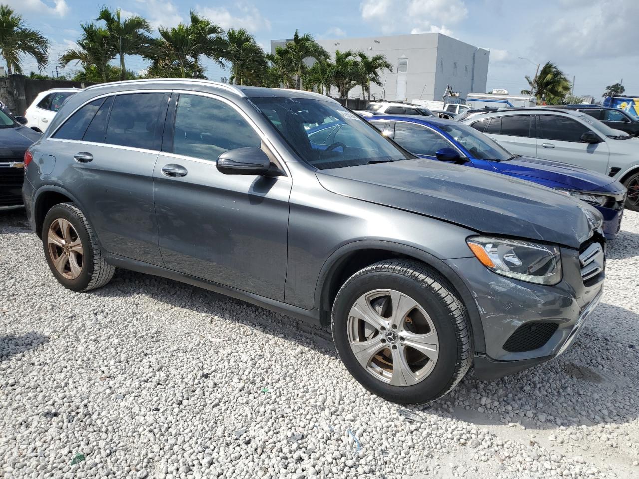2017 Mercedes-Benz GLC - Image 4