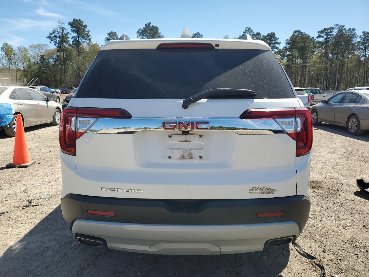 2020 GMC Acadia - Image 6