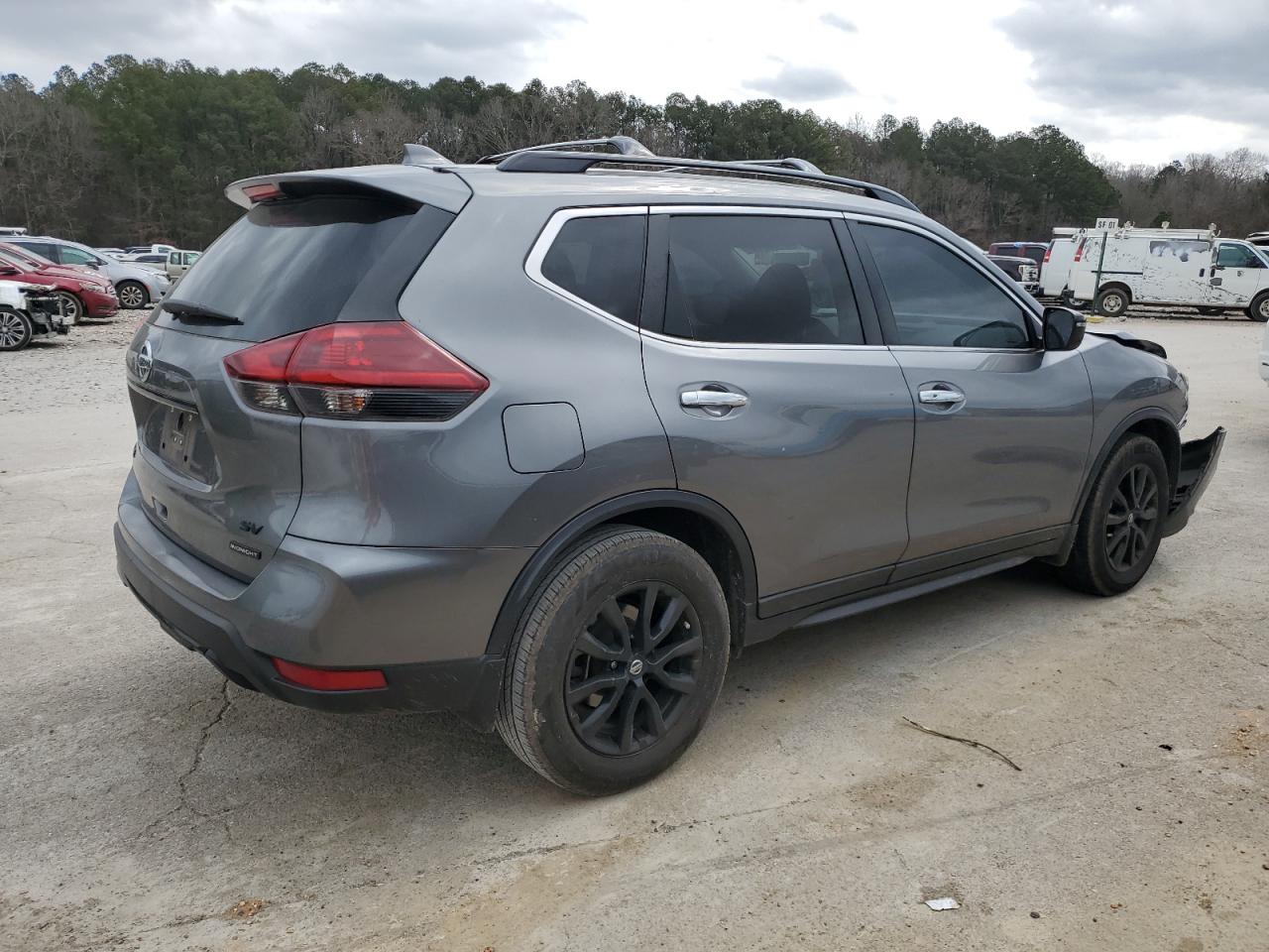 2018 Nissan Rogue - Image 3