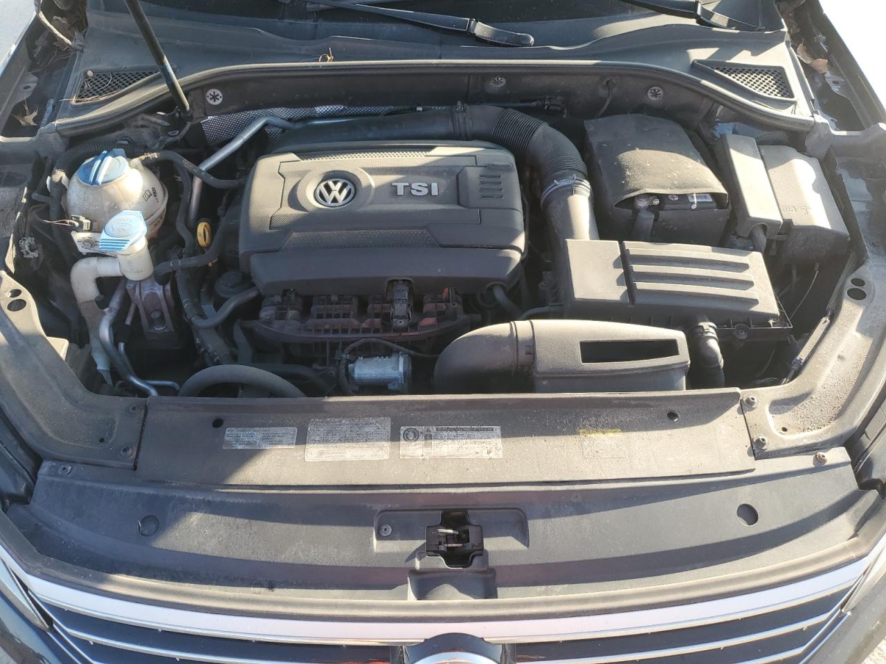 2017 Volkswagen Passat - Image 11