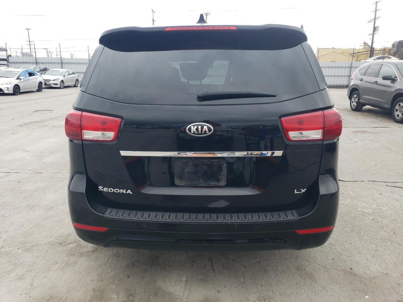 kndmb5c16j6389609 KNDMB5C16J6389609 2018 Kia Sedona Lx