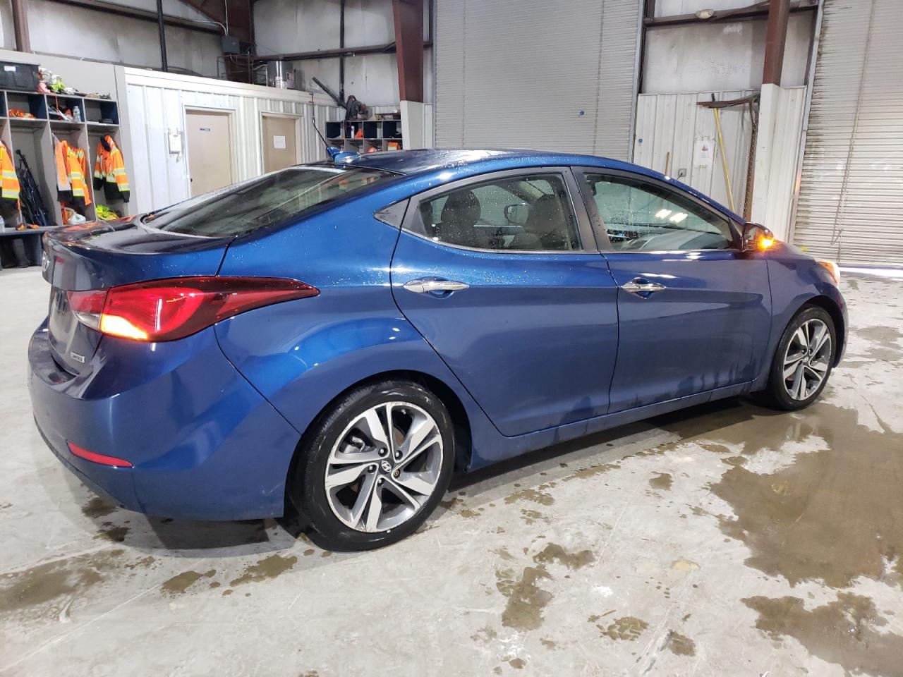 2015 Hyundai Elantra - Image 3
