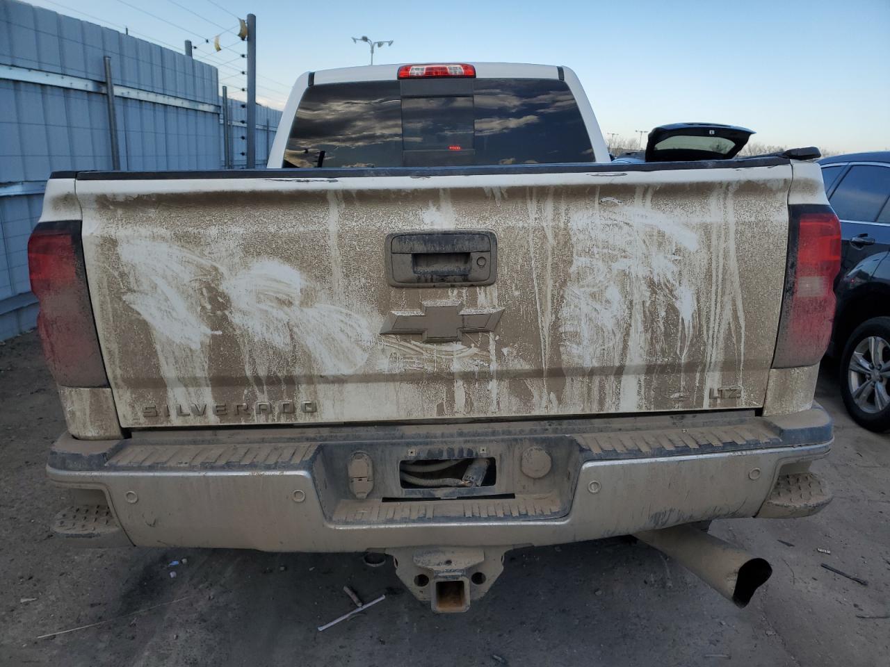2015 Chevrolet Silverado - Image 6