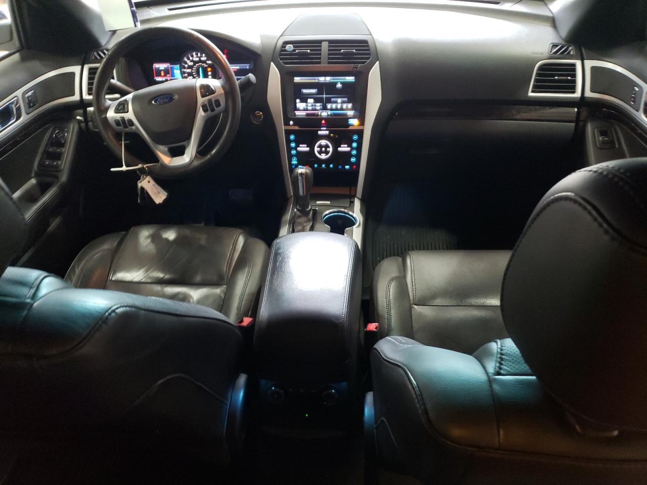 2014 Ford Explorer - Image 8