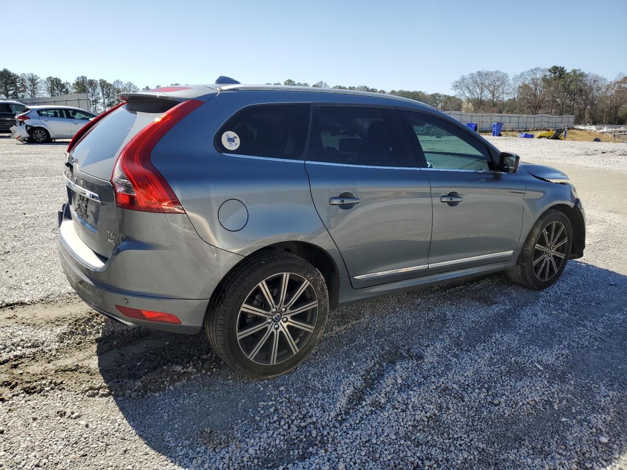 2017 Volvo XC60 - Image 3