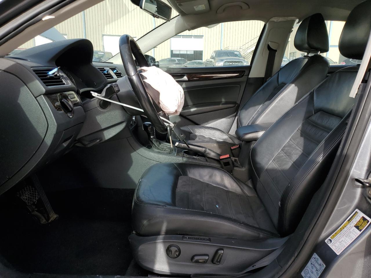 2014 Volkswagen Passat - Image 7