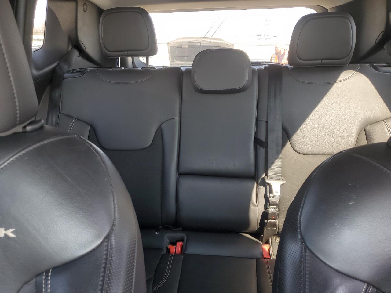 2017 Jeep Renegade - Image 10