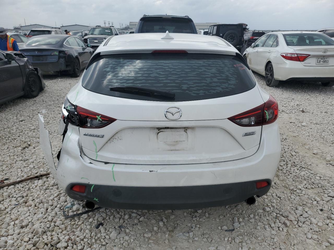 2016 Mazda 3 - Image 6