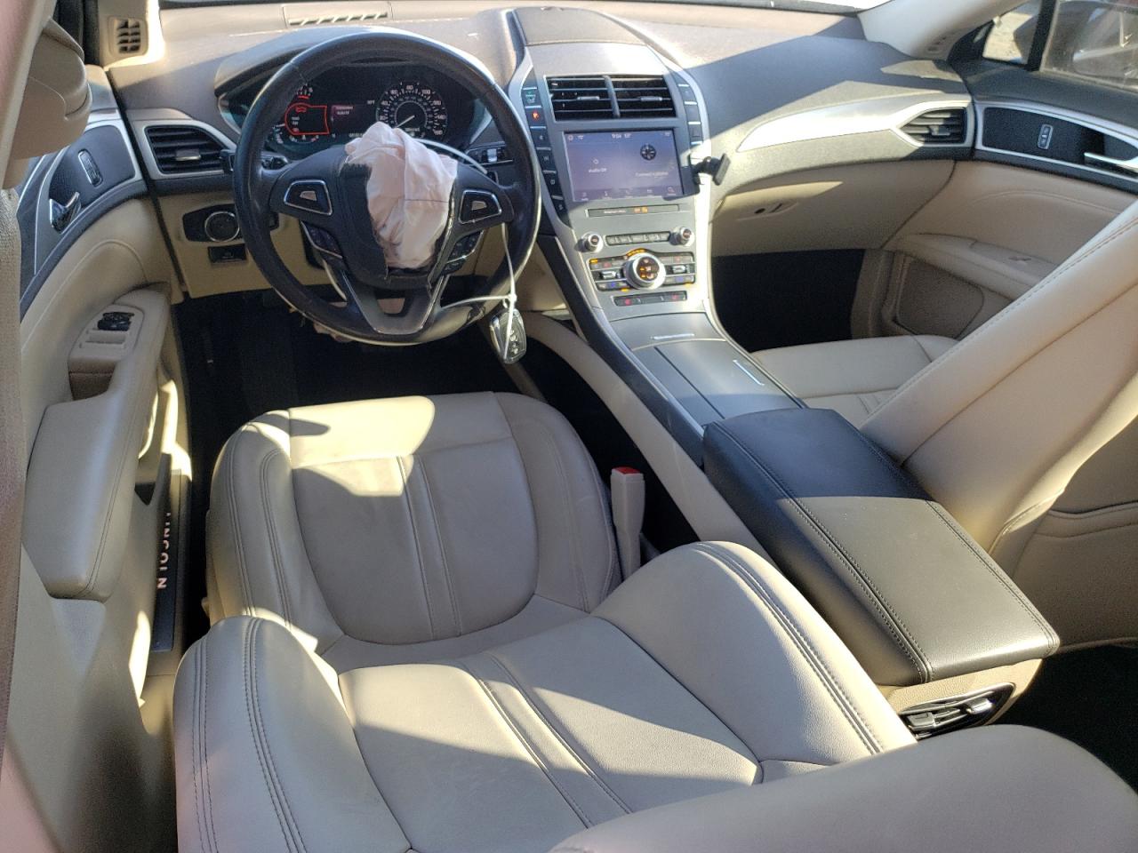 2020 Lincoln MKZ - Image 8