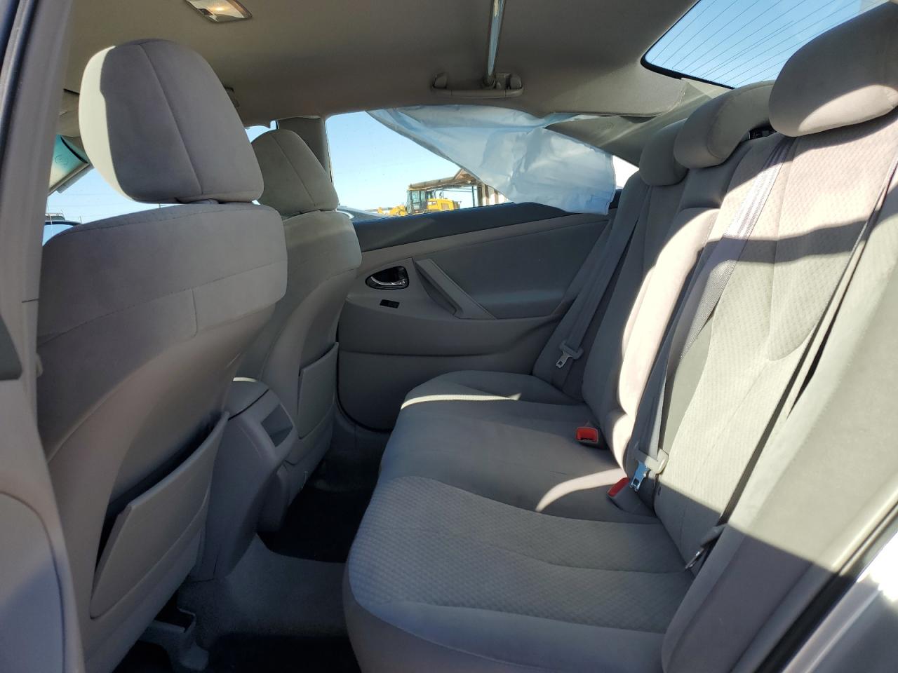 2009 Toyota Camry - Image 11
