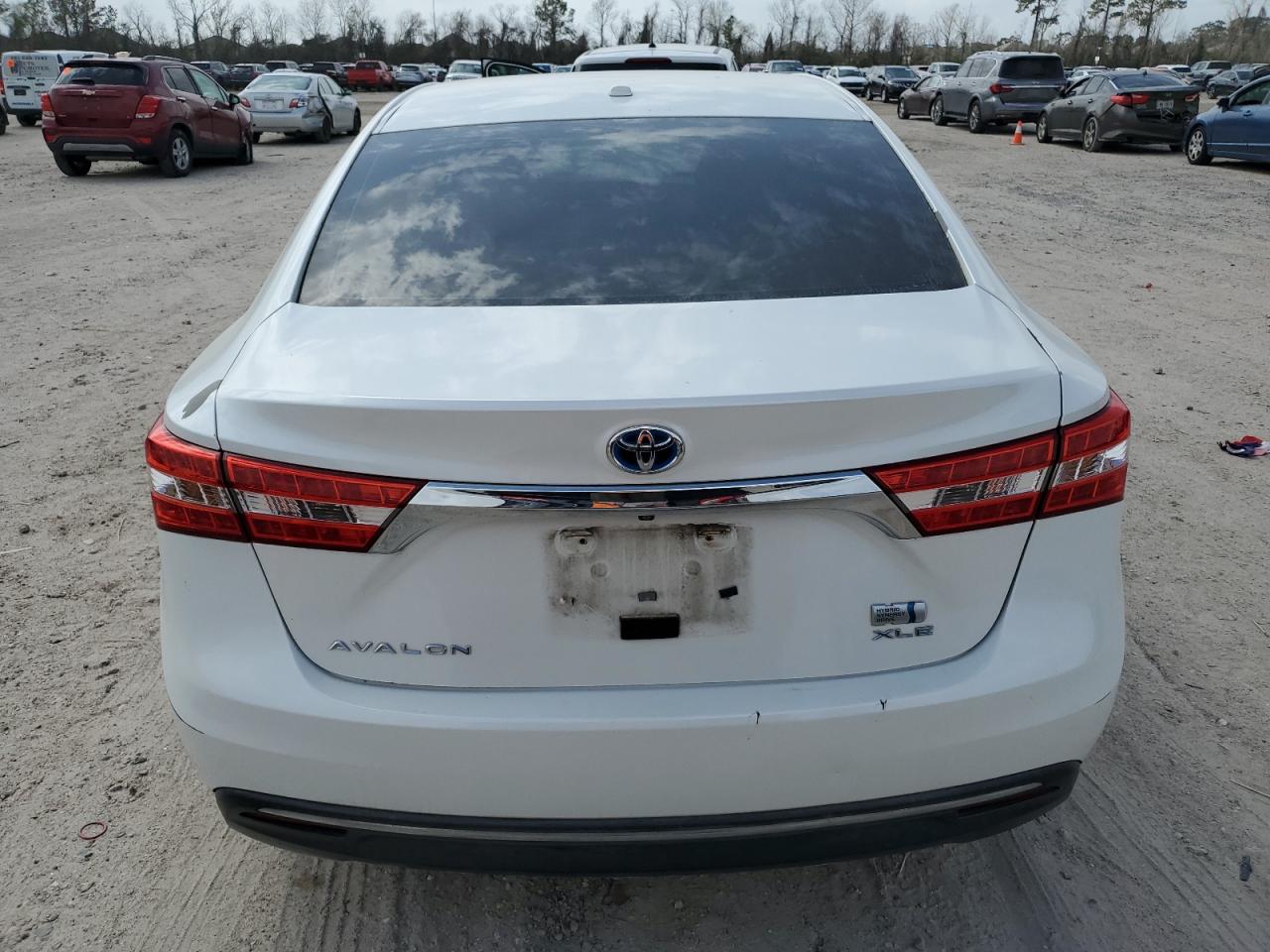2013 Toyota Avalon - Image 6