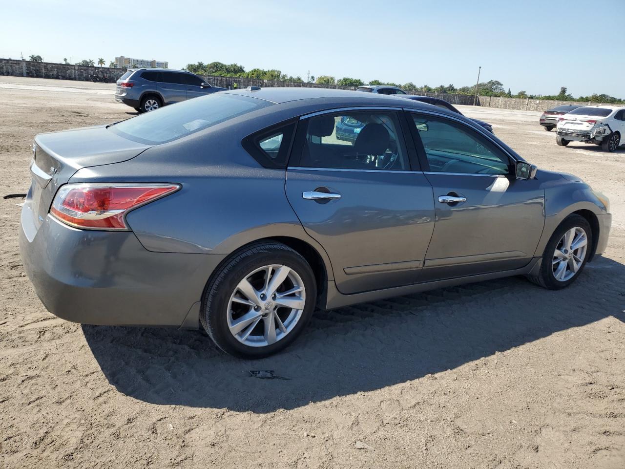 2014 Nissan Altima - Image 3