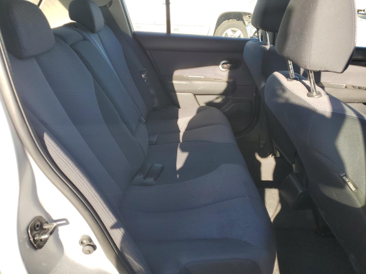 2009 Nissan Versa - Image 11