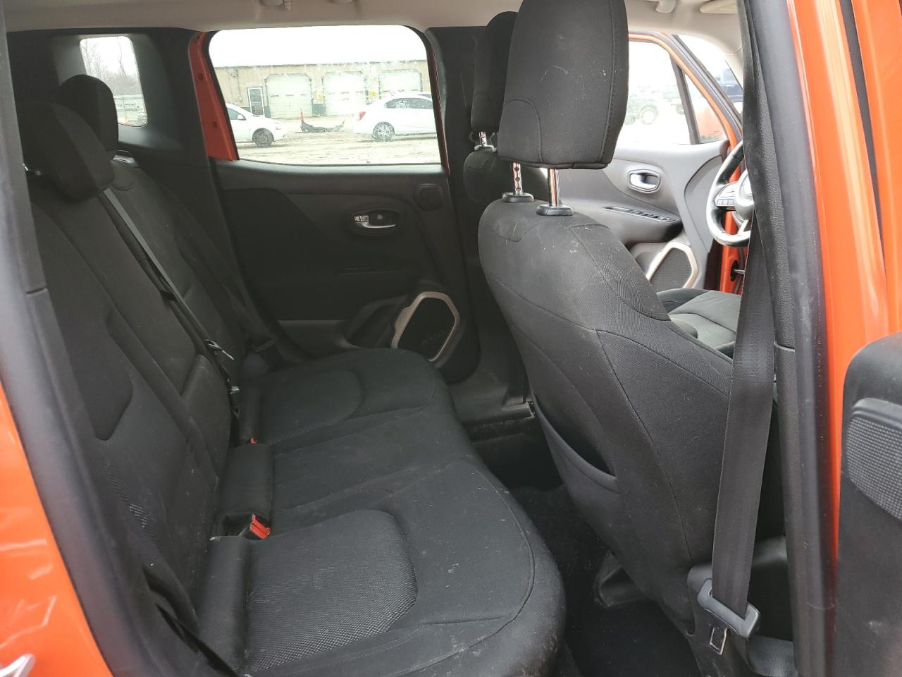 2015 Jeep Renegade - Image 11