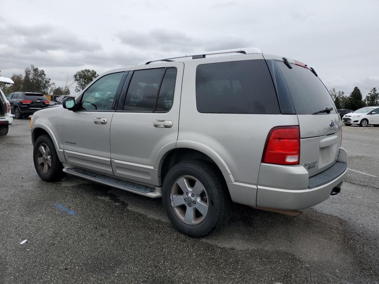 2004 Ford Explorer - Image 2